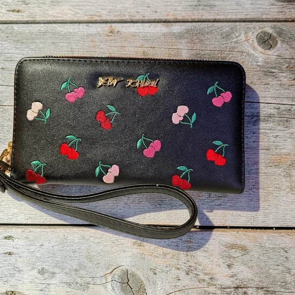 NEW Betsey Johnson Black & Cherries Embroidered Wallet Wristlet Zip Around NWT - Picture 6 of 7